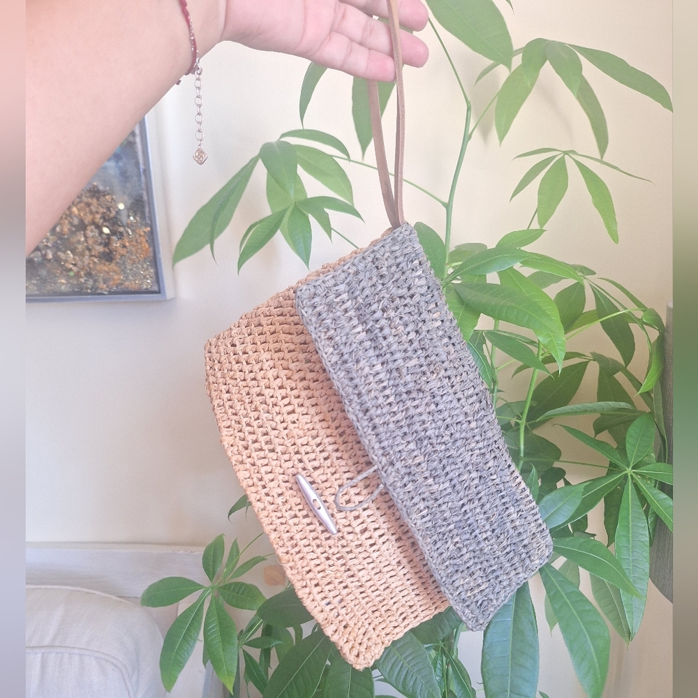 Le Voyage En Panier Clutch